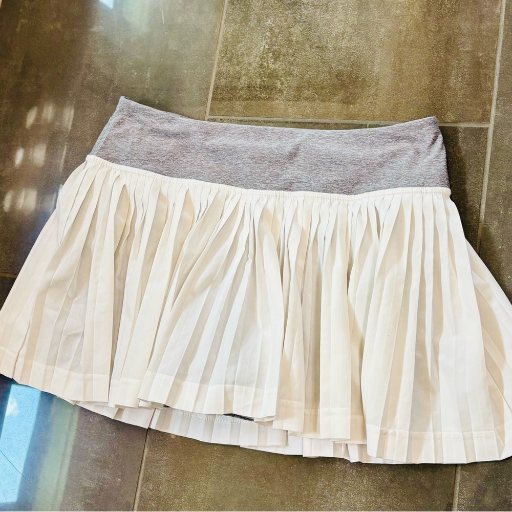 Lululemon athletic skirt with short shorts
